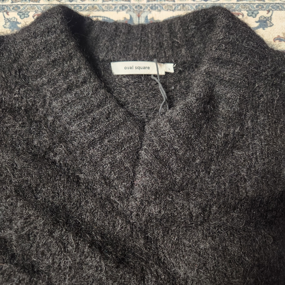 Cozy  V-Neck Sweater for Women. OVERSIZED - Picture 7 of 8